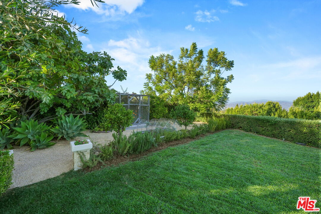 3428 Wrightview Drive Studio City, CA 91604 - Photo 48 of 57