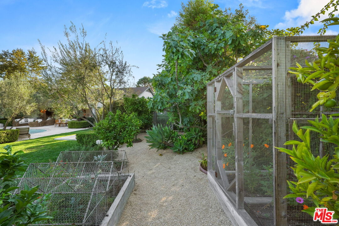 3428 Wrightview Drive Studio City, CA 91604 - Photo 49 of 57