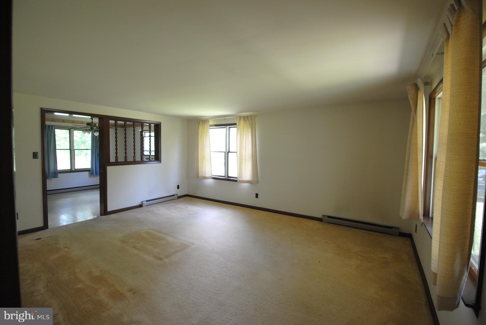 3223 Kimble Road Berryville, VA 22611 - Photo 5 of 27 Living Room