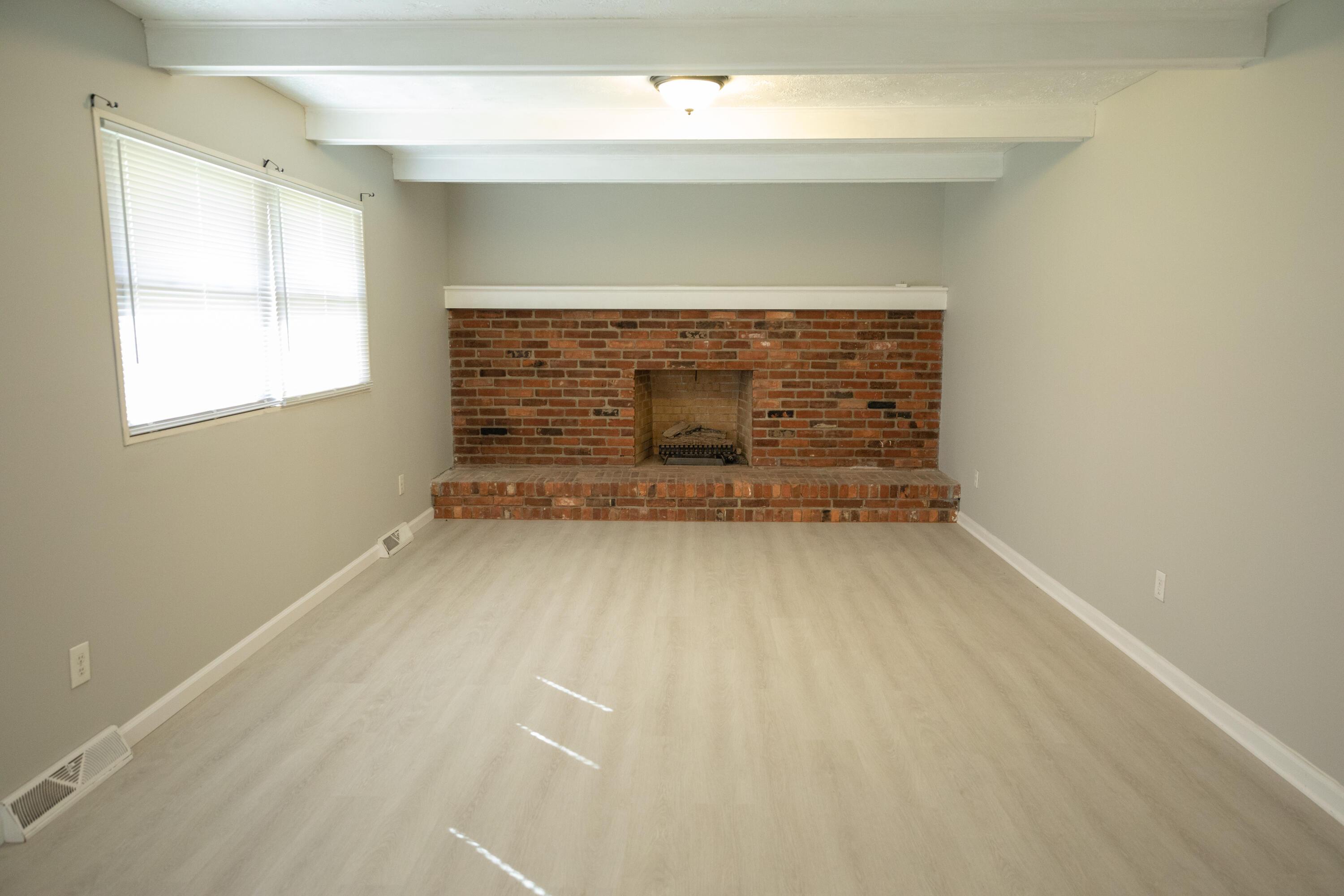 2114 Baldwin Road Reynoldsburg, OH 43068 - Photo 7 of 34 Family Room