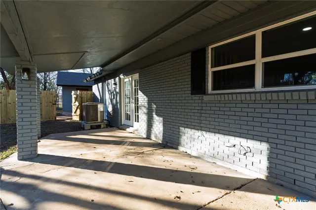 a view of an entryway