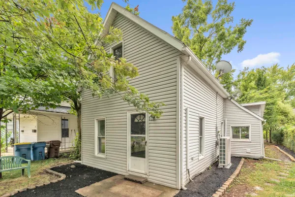 $99,995 | 909 West Market Street, Bluffton, IN 46714