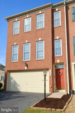 $2,650 | 1043 Hotchkiss Place, Fredericksburg, VA 22401