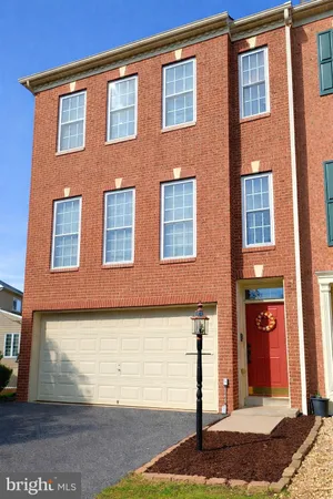 $2,650 | 1043 Hotchkiss Place, Fredericksburg, VA 22401