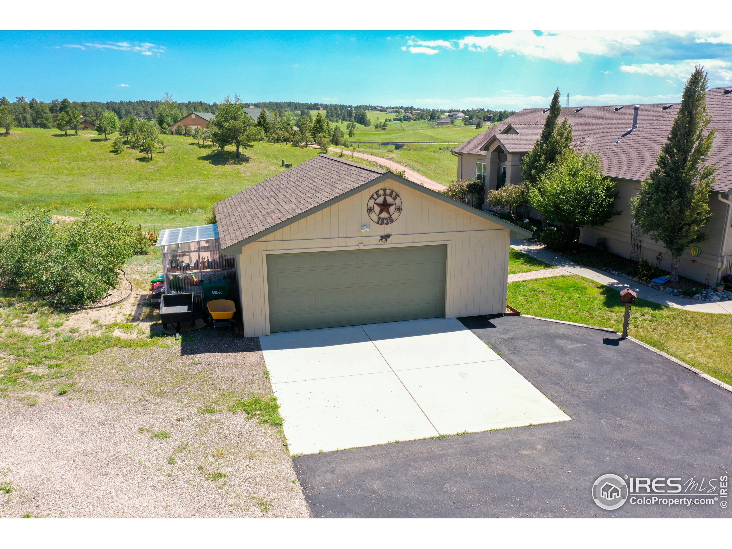 17035 Herring Road Colorado Springs, CO 80908 - Photo 7 of 38 a view of a outdoor space