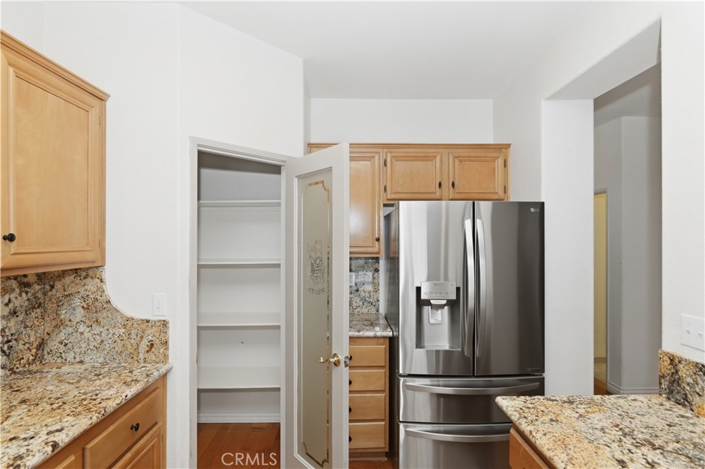16176 Setting Sun Circle Riverside, CA 92503 - Photo 20 of 52 Kitchen