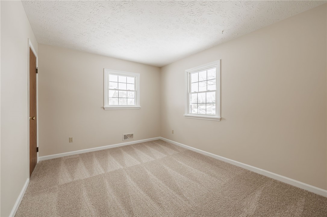 17 Freshfield Rise Perinton, NY 14450 - Photo 23 of 33