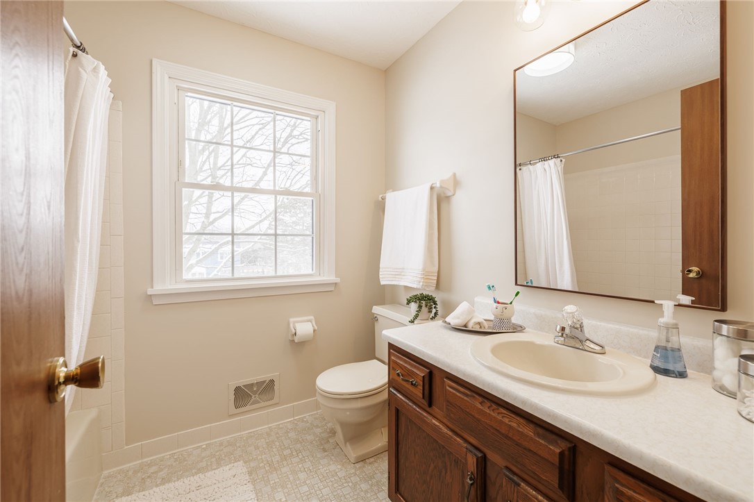 17 Freshfield Rise Perinton, NY 14450 - Photo 24 of 33