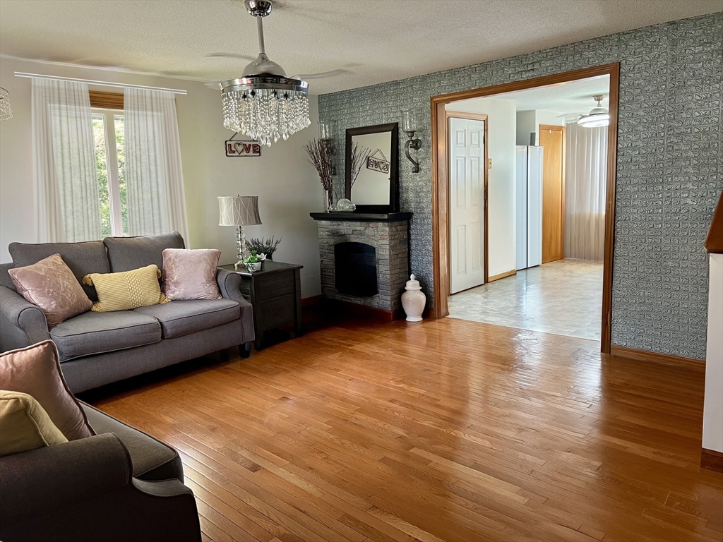 46-48 Kent Road Springfield, MA 01129 - Photo 10 of 24