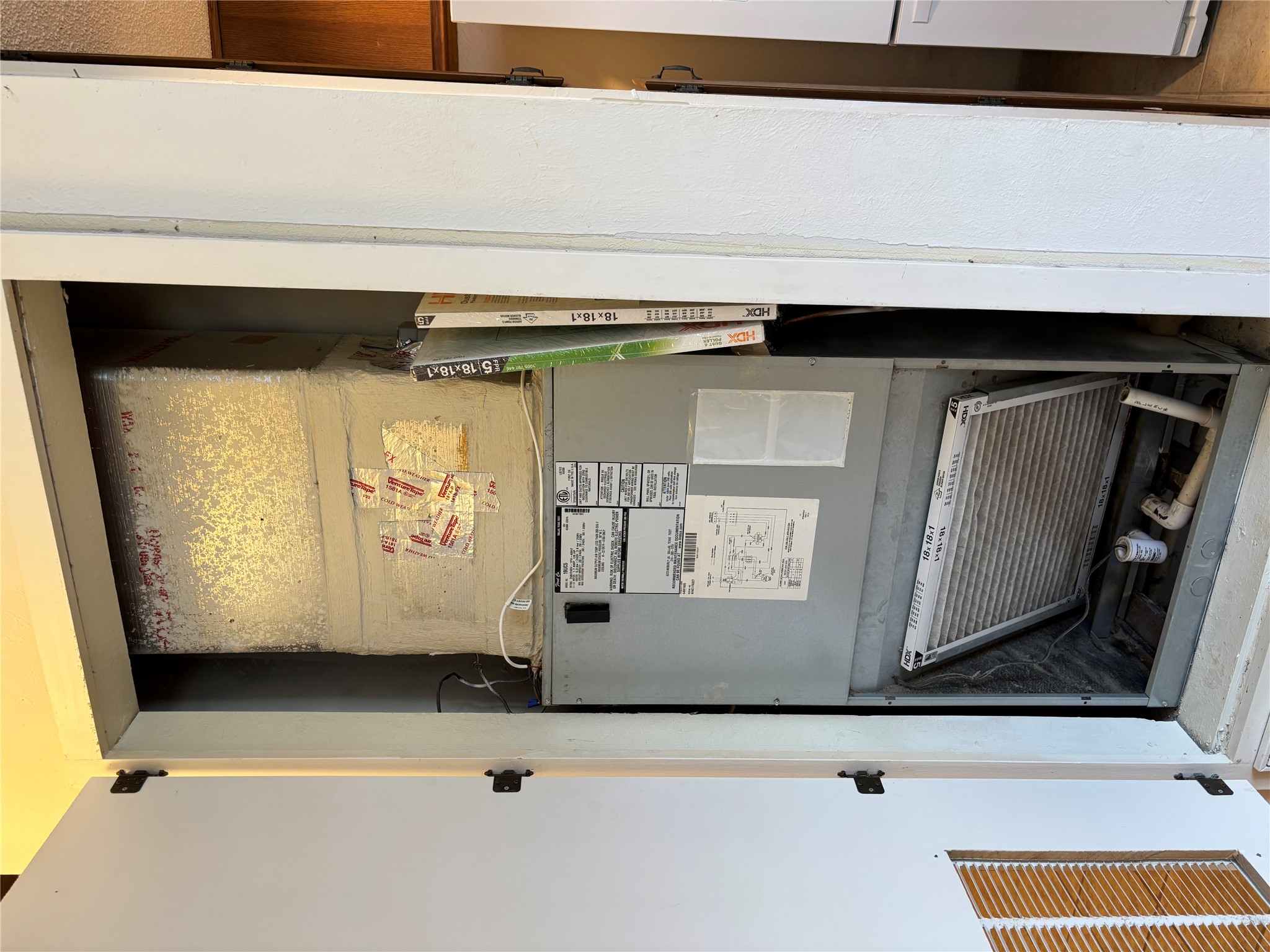 1748 Ohlen Road, Unit 9 Austin, TX 78757 - Photo 19 of 40 HVAC working!