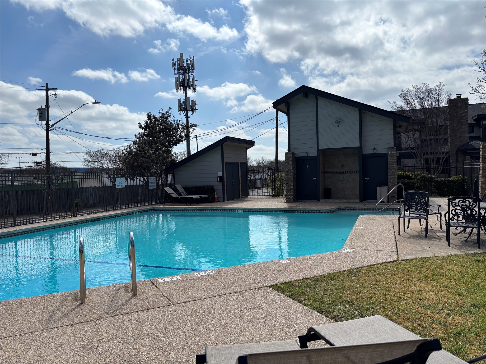 1748 Ohlen Road, Unit 9 Austin, TX 78757 - Photo 39 of 40 Community pool