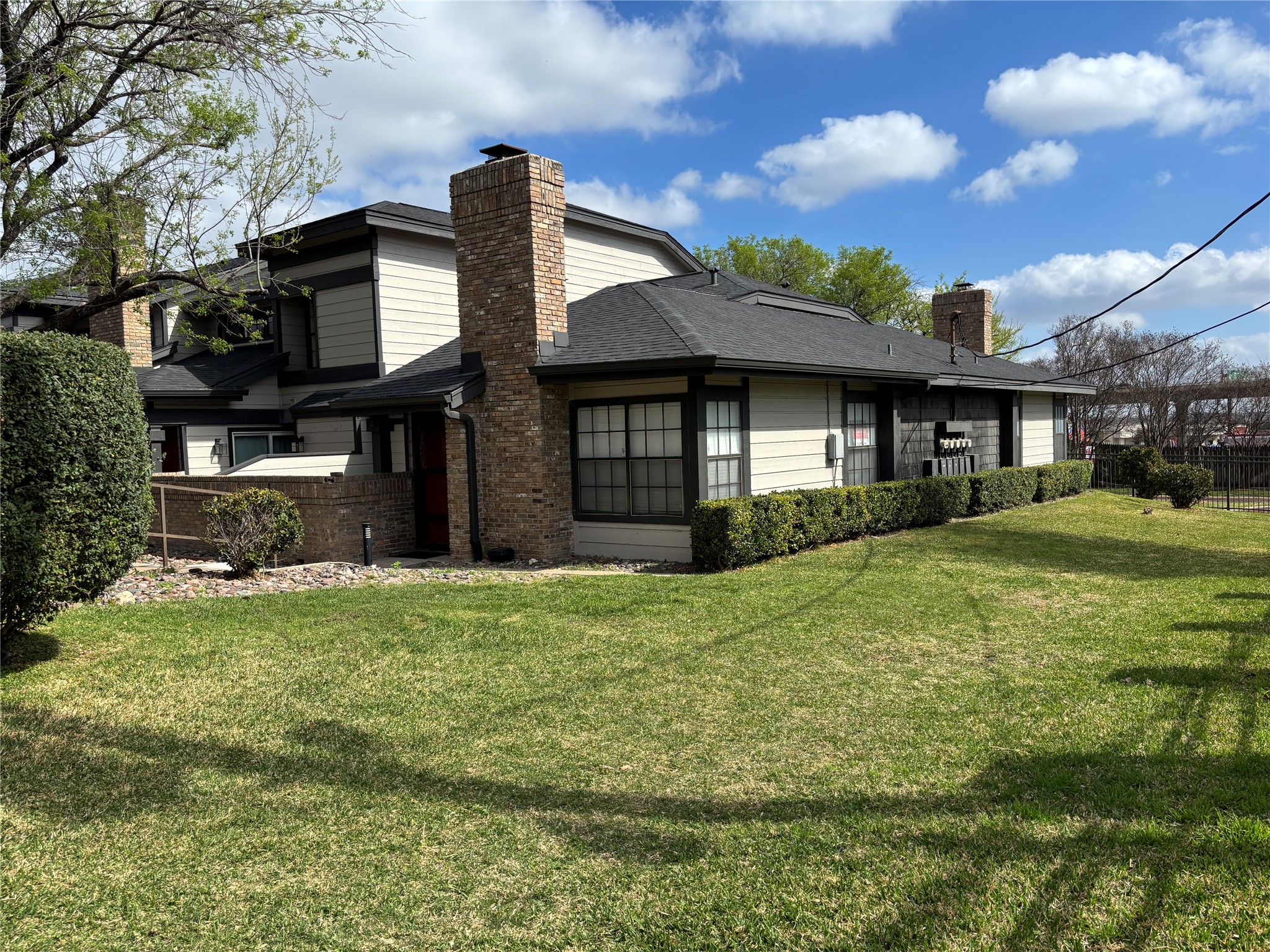 1748 Ohlen Road, Unit 9 Austin, TX 78757 - Photo 5 of 40 More yard!