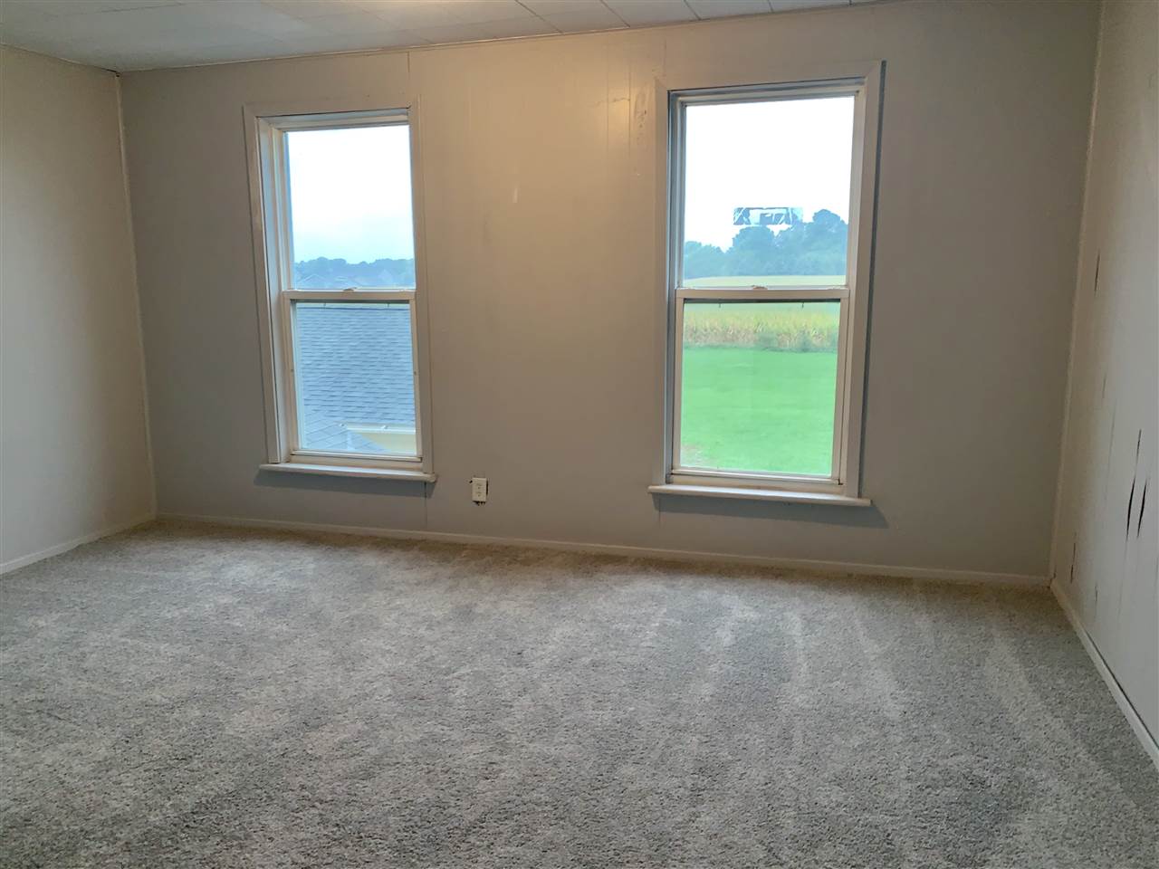 208 West Lincoln Road Eldridge, IA 52748 - Photo 11 of 16 Gallery Image 11