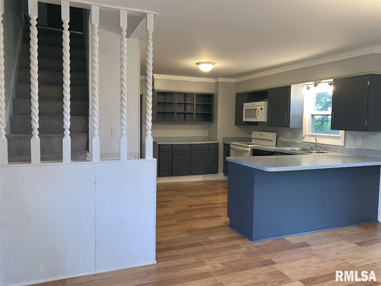 208 West Lincoln Road Eldridge, IA 52748 - Photo 4 of 16 Gallery Image 4