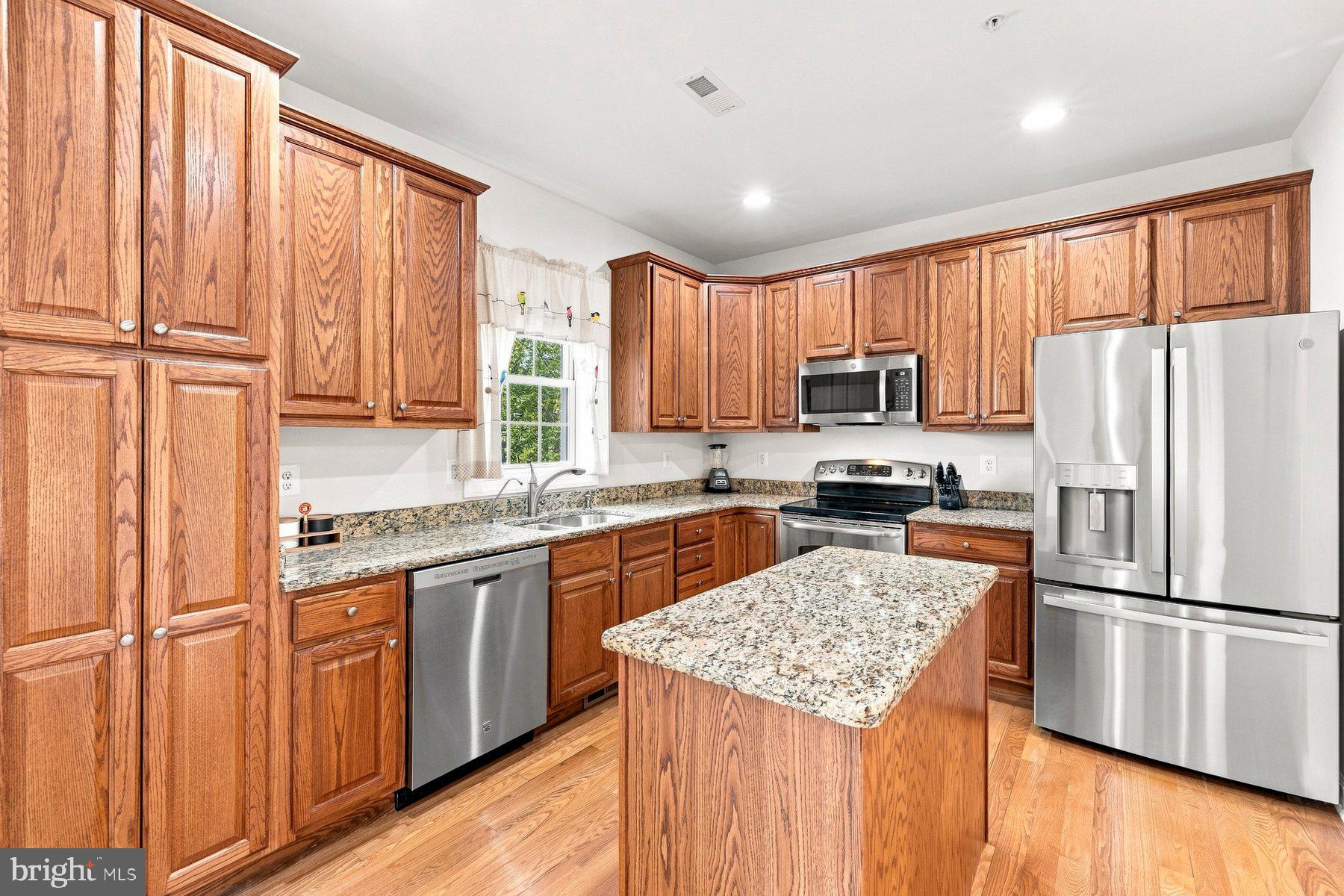 7120 Masters Road New Market, MD 21774 - Photo 5 of 58 Kitchen with upgraded countertops & SS appliances