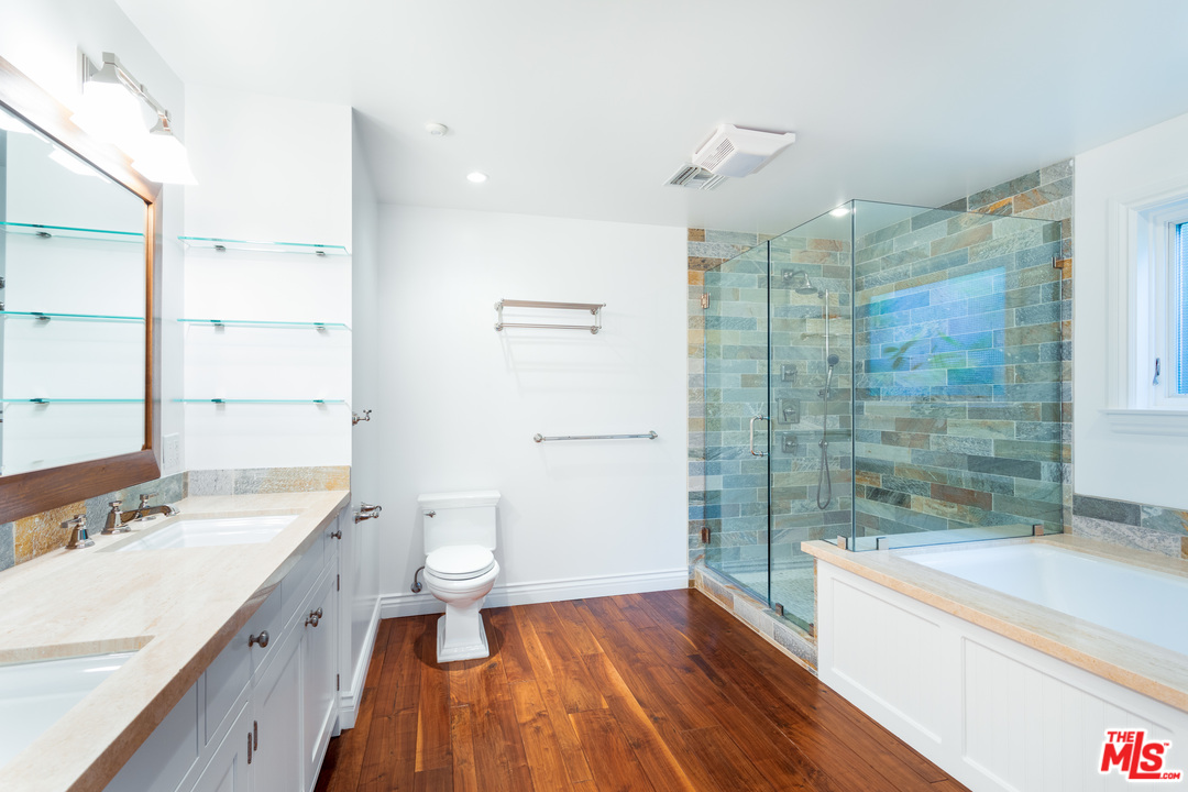 702 Pacific Avenue Venice, CA 90291 - Photo 23 of 38