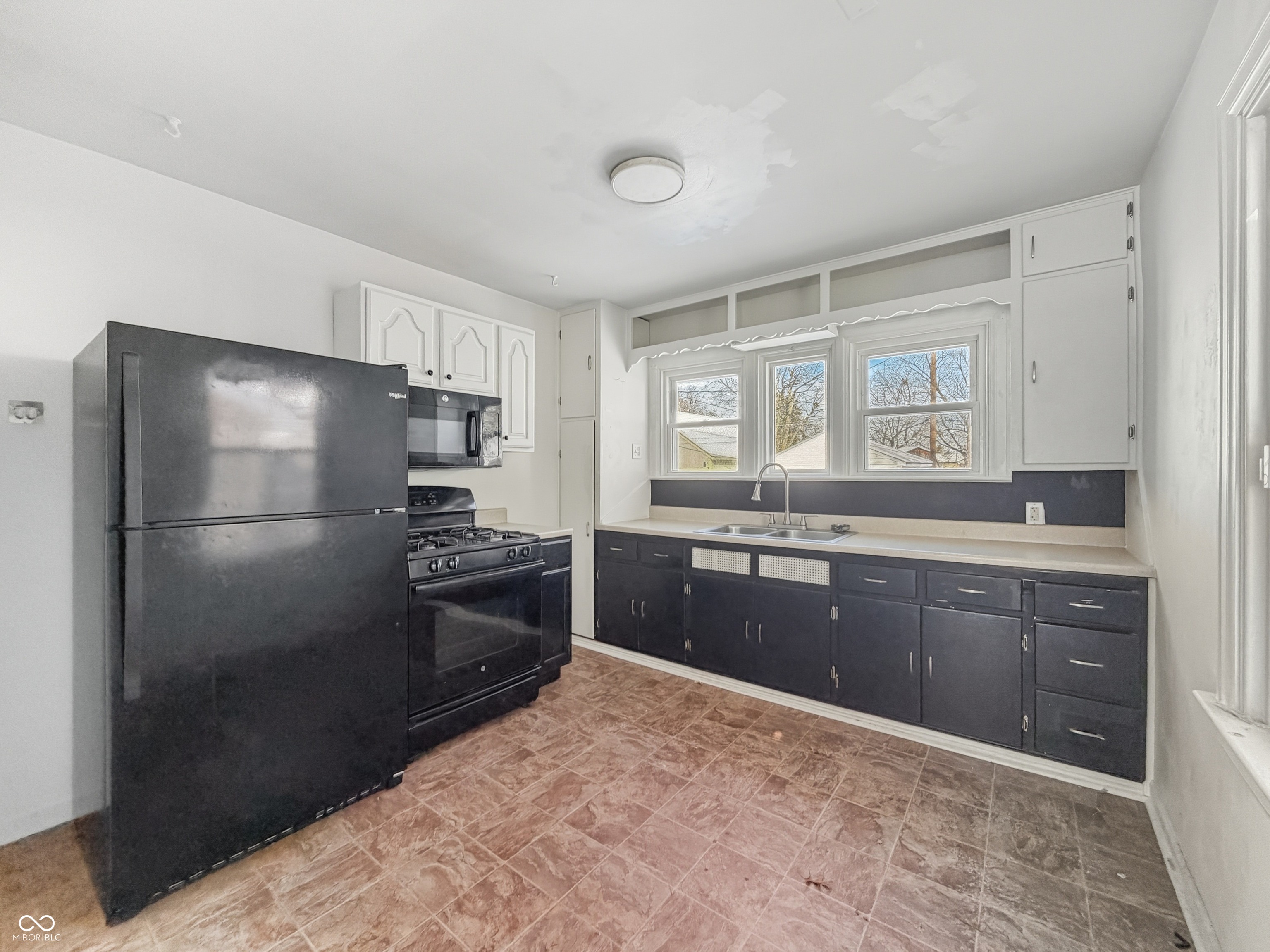 5222 Crawfordsville Road Speedway, IN 46224 - Photo 12 of 26