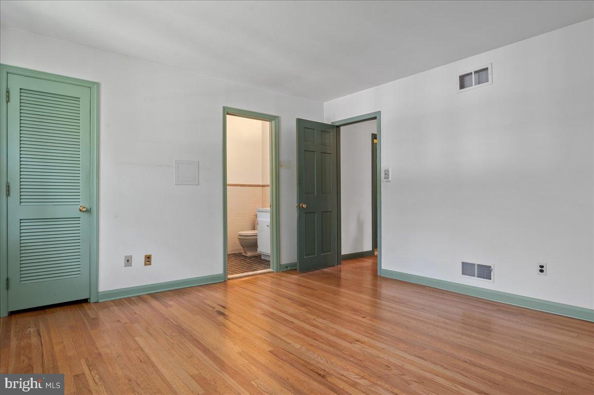 2539 Raven Road Wilmington, DE 19810 - Photo 25 of 39 Primary bedroom with ensuite bathroom