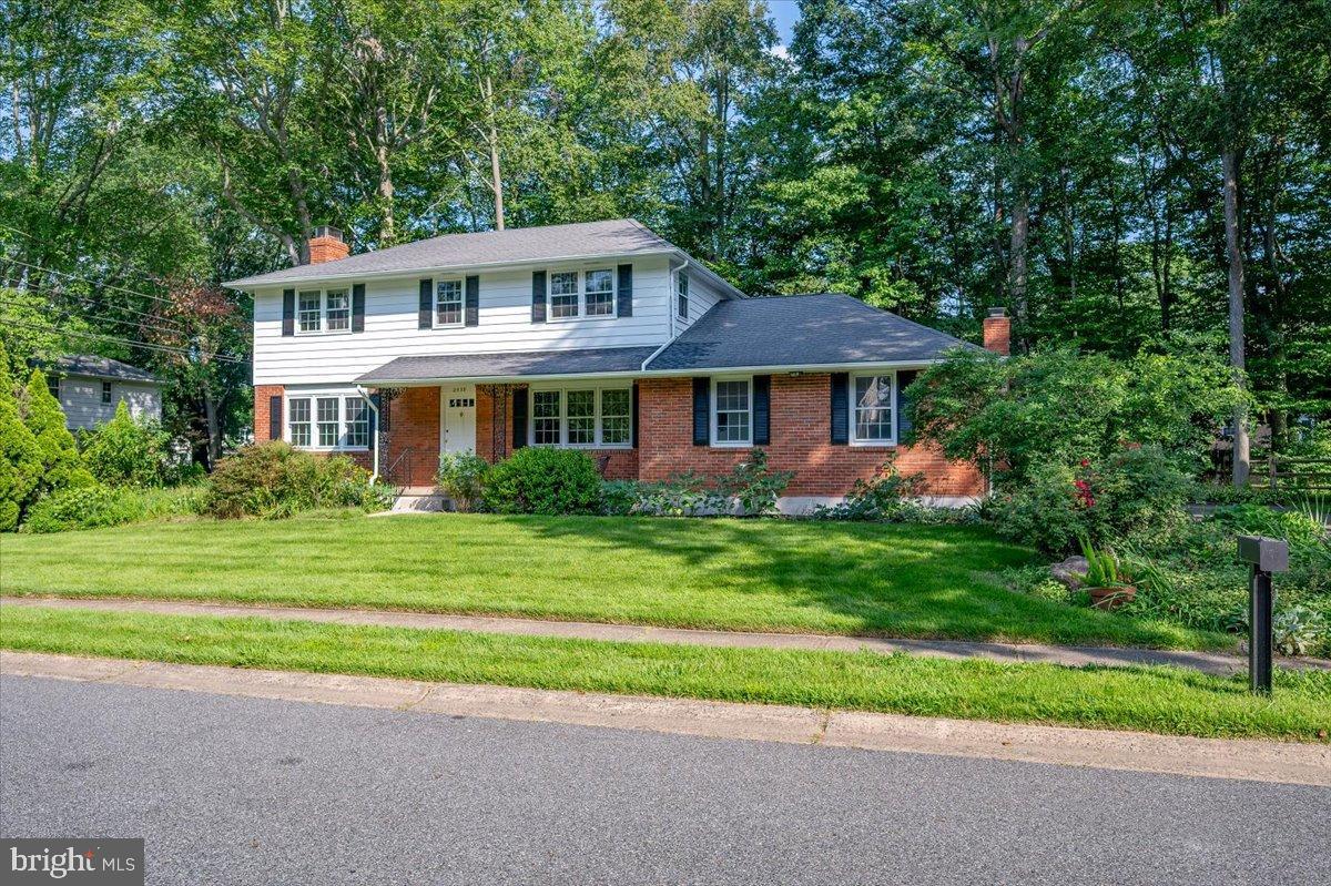2539 Raven Road Wilmington, DE 19810 - Photo 6 of 39 Charming home nestled in lush greenery.