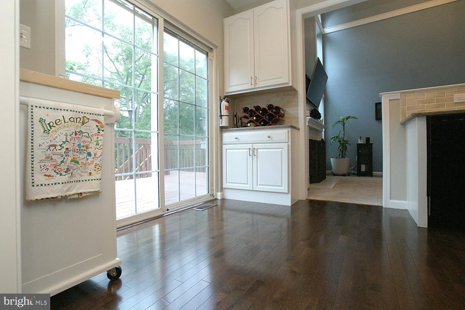11 Windingbrook Road Bordentown, NJ 08505 - Photo 29 of 73 Breakfast Area