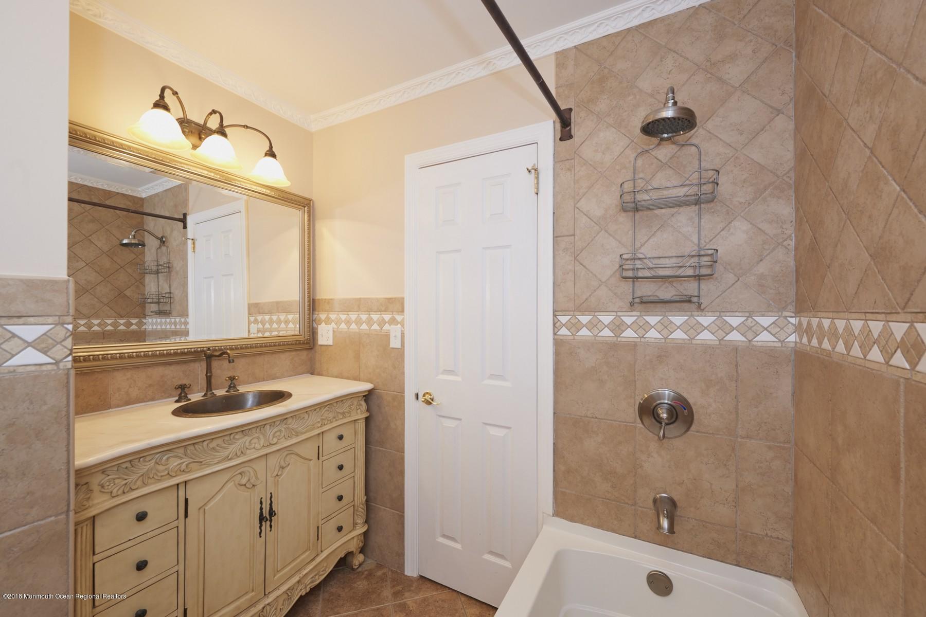 144 Black Point Road Rumson, NJ 07760 - Photo 15 of 18 Bath