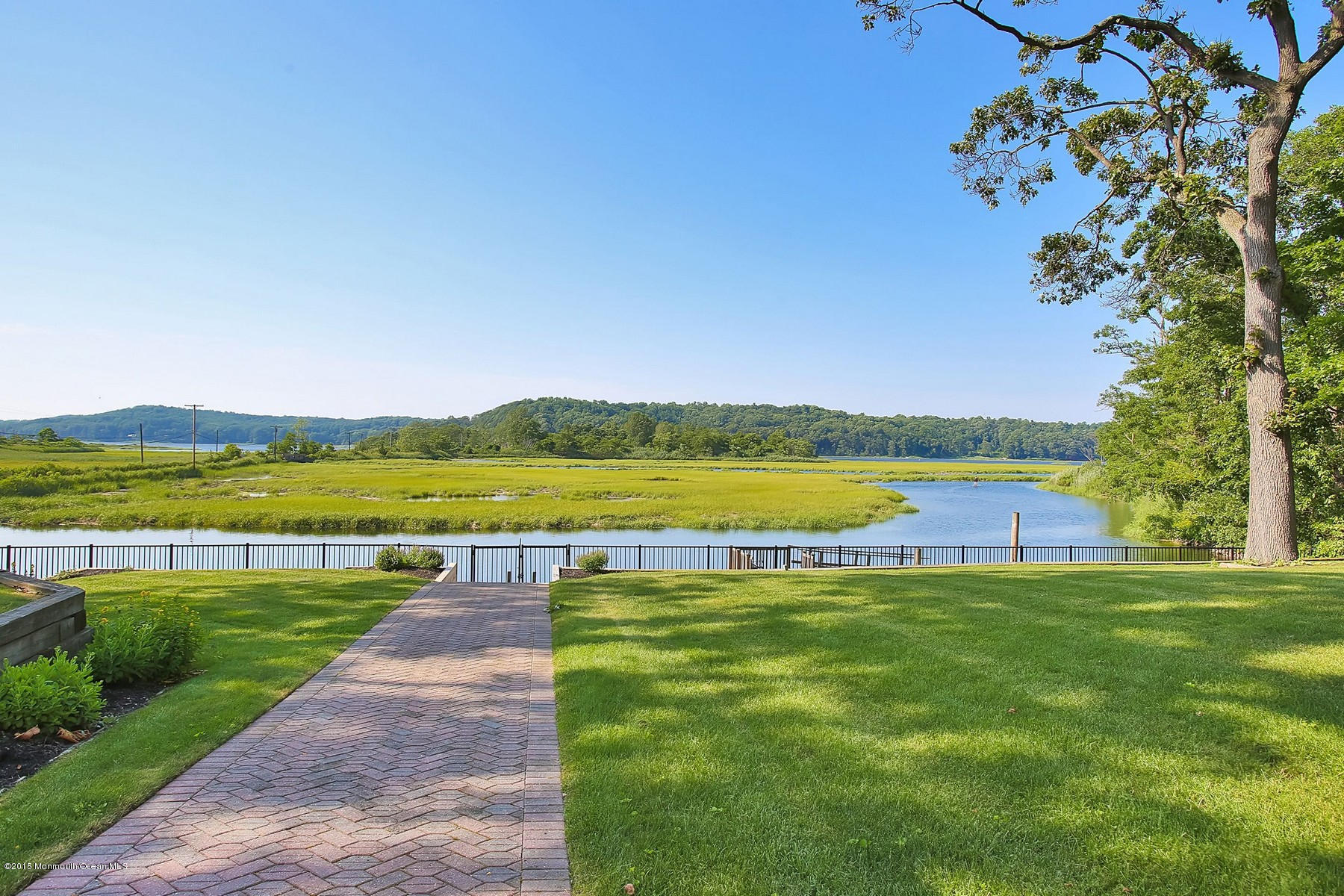 144 Black Point Road Rumson, NJ 07760 - Photo 3 of 18 Walkway
