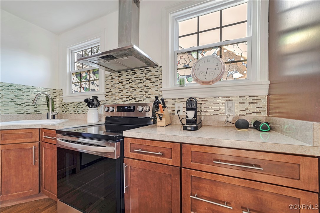1908 Seddon Road Richmond, VA 23227 - Photo 16 of 34 Kitchen with stainless steel electric range oven,