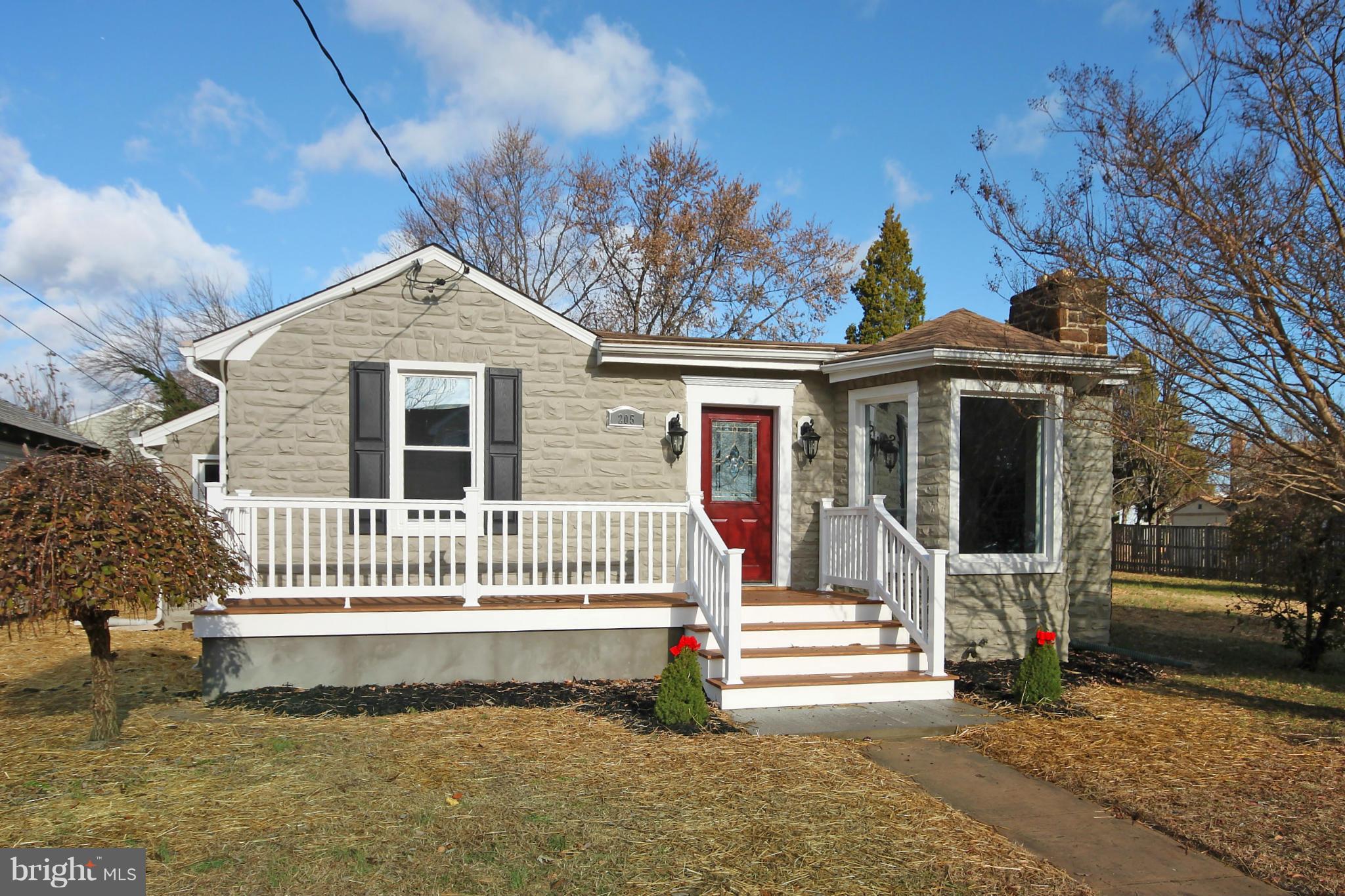 205 Hillcrest Road Pasadena, MD 21122 - Photo 1 of 24 Exterior (Front)