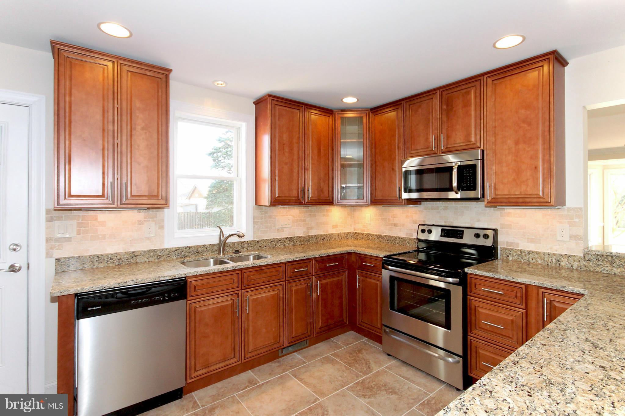 205 Hillcrest Road Pasadena, MD 21122 - Photo 3 of 24 Kitchen