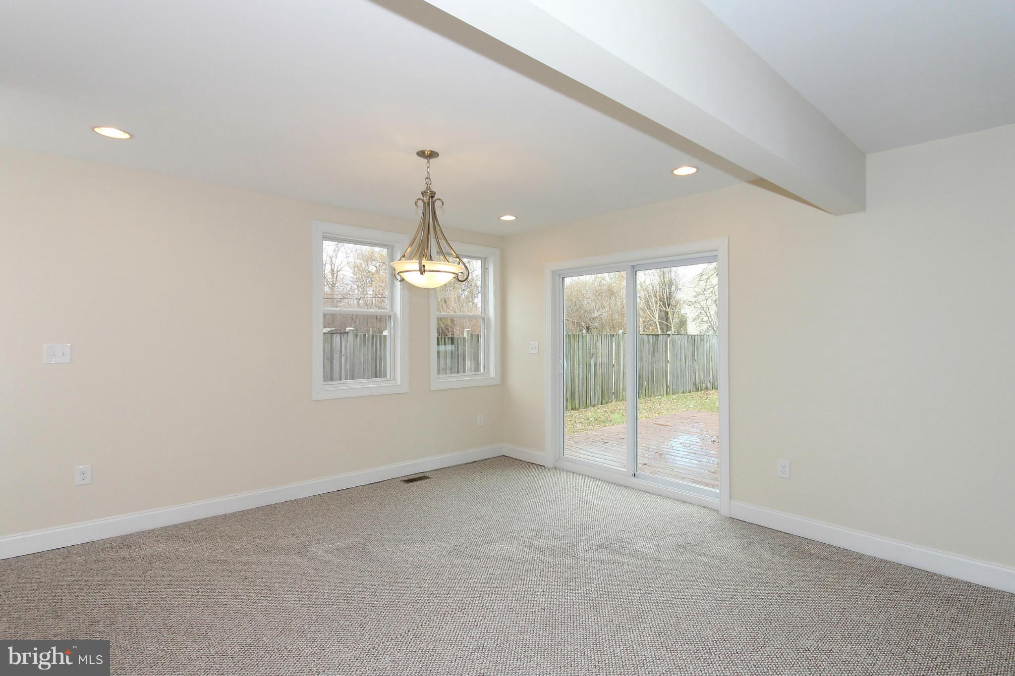 205 Hillcrest Road Pasadena, MD 21122 - Photo 9 of 24 Dining Room