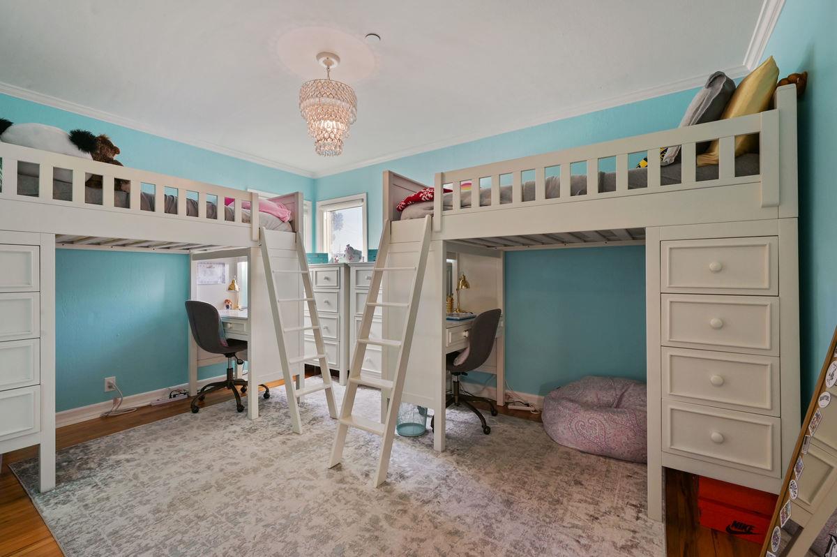 120 Ottawa Street San Mateo, CA 94401 - Photo 13 of 20 a living room with furniture