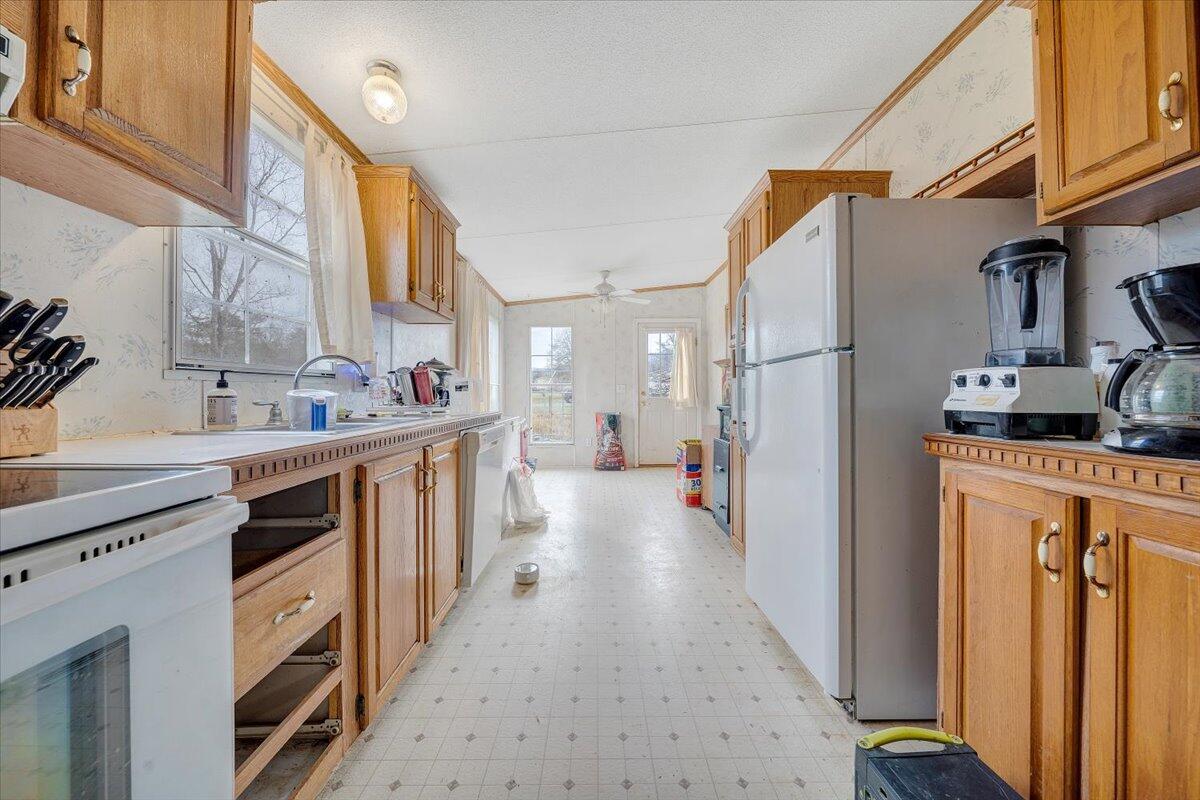 62 Dagger Spring Road Eagle Rock, VA 24085 - Photo 3 of 26 03-MIB01300