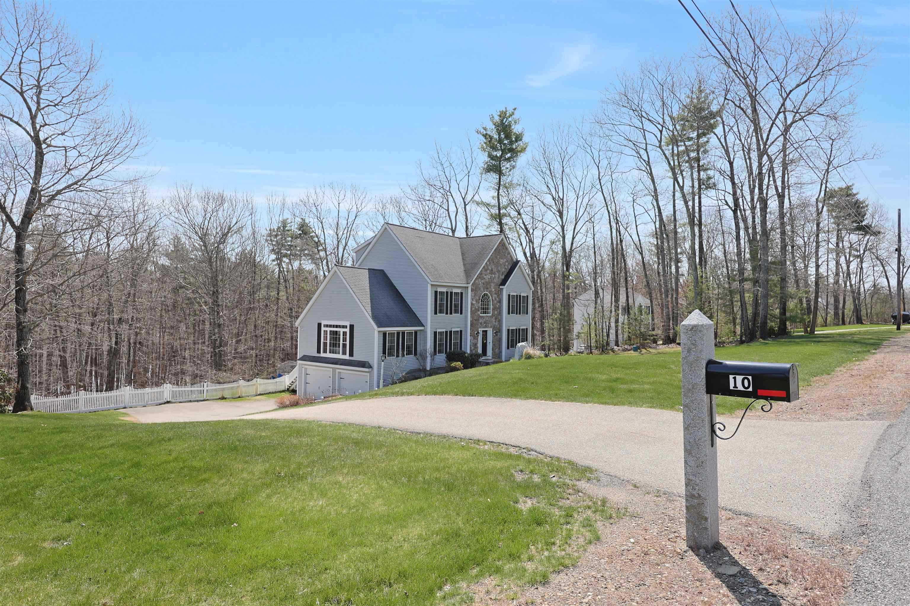 10 Williams Path Kingston, NH 03848 - Photo 2 of 45