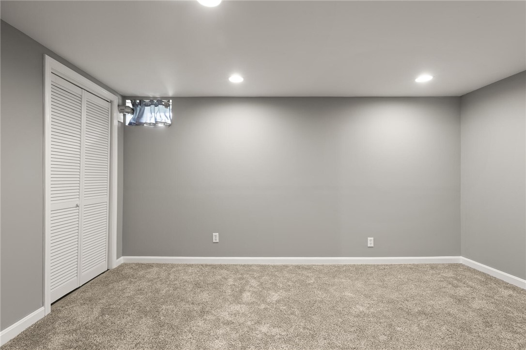 39 Vivian Street Woonsocket, RI 02895 - Photo 16 of 23