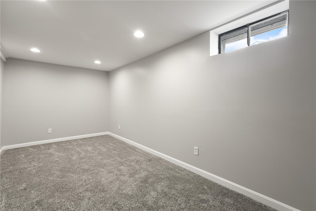 39 Vivian Street Woonsocket, RI 02895 - Photo 19 of 23