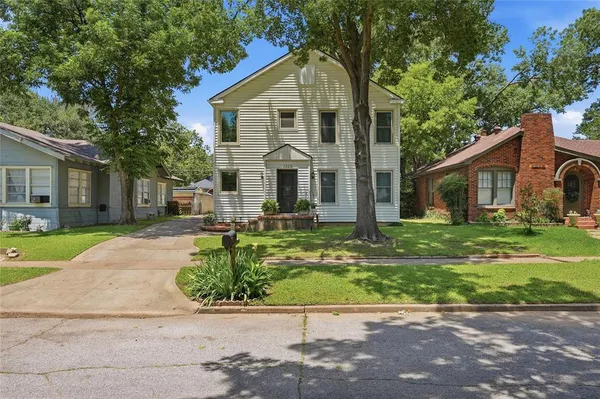 $290,000 | 1325 West Main Street, Denison, TX 75020