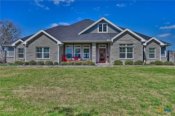 $791,000 | 2244 West Us Highway, Hallettsville, TX 77964