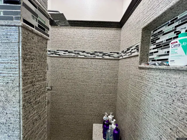 $1,200,000 | 207 Eagle Drive, Greybull, WY 82426