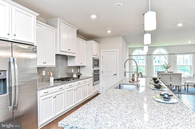 $841,000 | 43361 Stadium Terrace, Ashburn, VA 20148