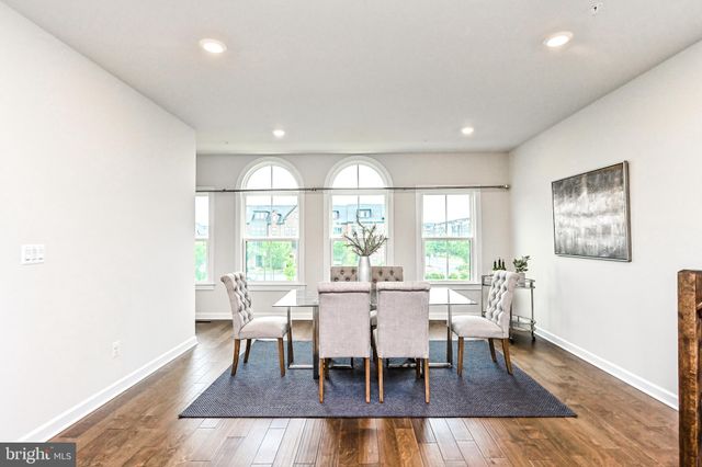 $841,000 | 43361 Stadium Terrace, Ashburn, VA 20148