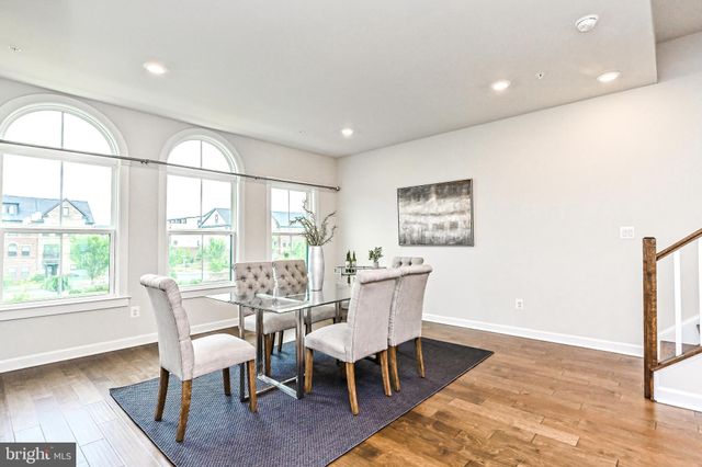 $841,000 | 43361 Stadium Terrace, Ashburn, VA 20148