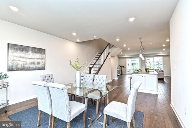 $841,000 | 43361 Stadium Terrace, Ashburn, VA 20148