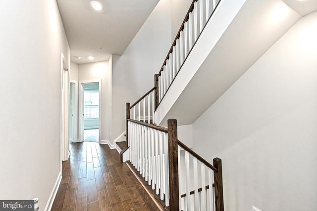 $841,000 | 43361 Stadium Terrace, Ashburn, VA 20148