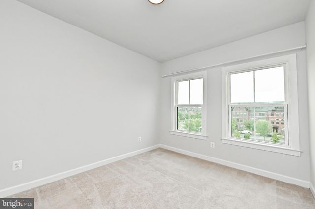 $841,000 | 43361 Stadium Terrace, Ashburn, VA 20148