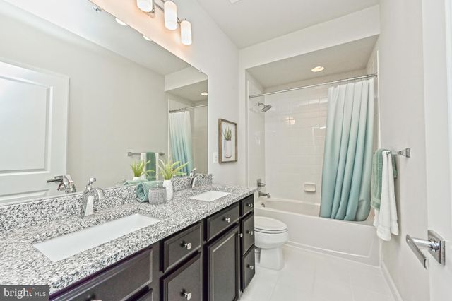 $841,000 | 43361 Stadium Terrace, Ashburn, VA 20148