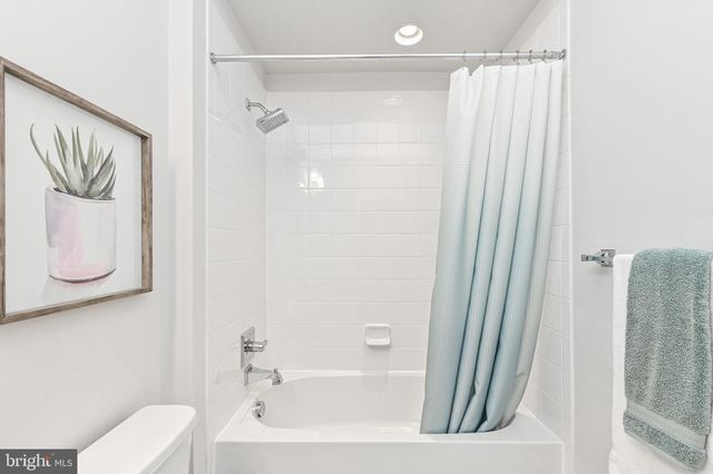 $841,000 | 43361 Stadium Terrace, Ashburn, VA 20148