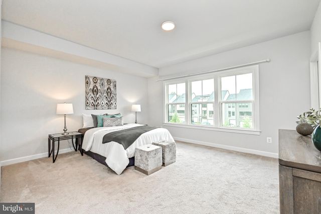 $841,000 | 43361 Stadium Terrace, Ashburn, VA 20148