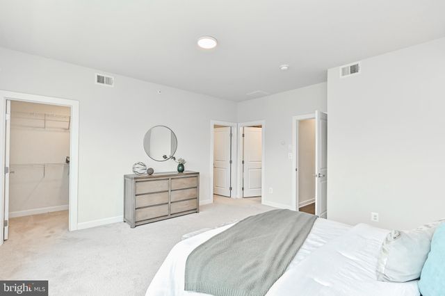 $841,000 | 43361 Stadium Terrace, Ashburn, VA 20148