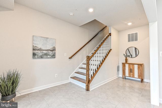 $841,000 | 43361 Stadium Terrace, Ashburn, VA 20148