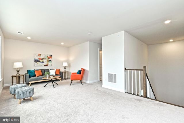 $841,000 | 43361 Stadium Terrace, Ashburn, VA 20148